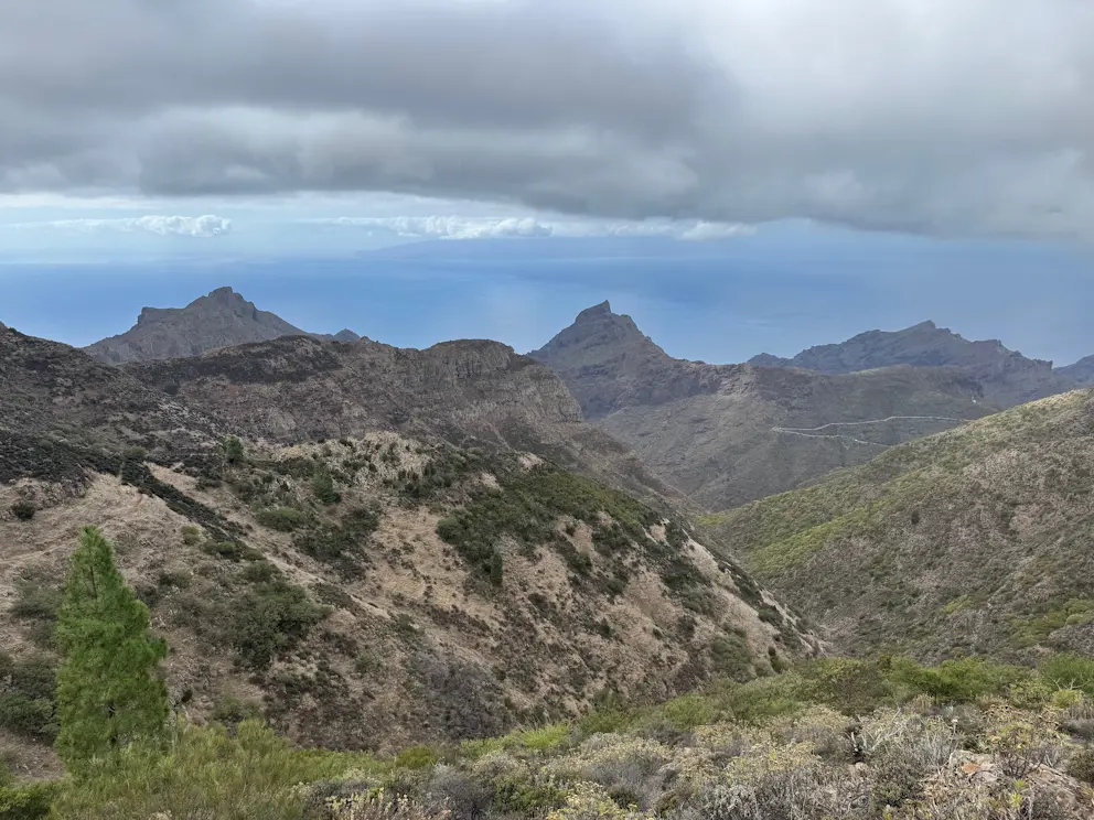 Panorama gór Teno z Cumbre Bolico